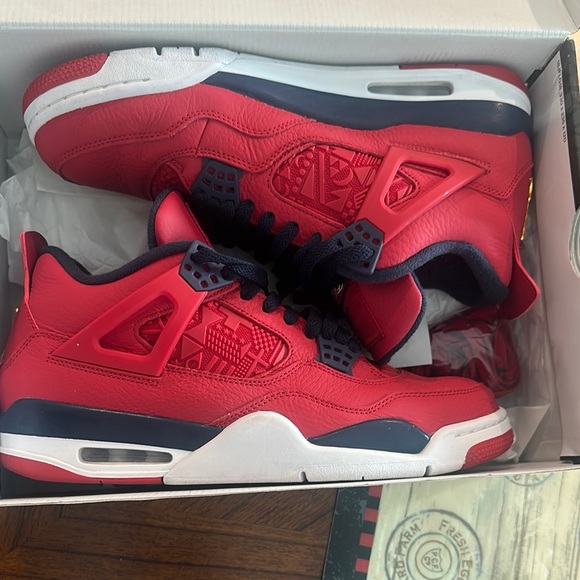 Jordan Other - Red and Black Sneakers (USED VNDS) AIR JORDAN RETRO 4